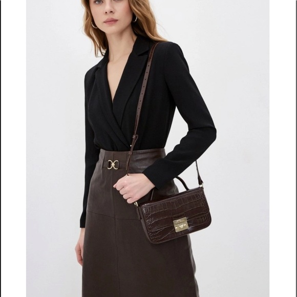 Armani Crossbody/Shoulder Bag NEW. Free Shipping! - Picture 4 of 8